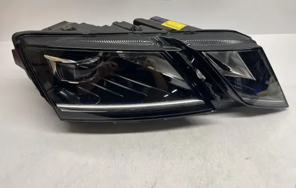 Skoda Octavia Mk1 (1U) Headlight/headlamp 5E1941016D
