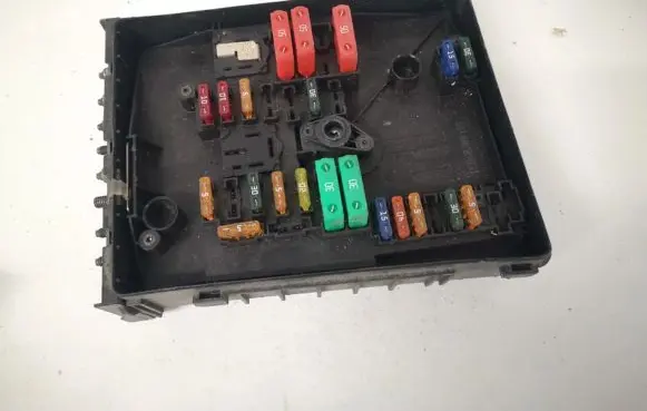 Volkswagen Golf V Fuse box set 1k0937125a