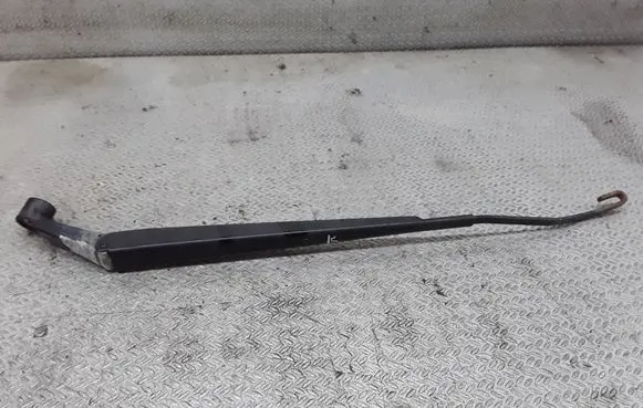 Front wiper blade arm