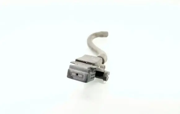 Volkswagen PASSAT B5 Windshield washer spray nozzle 3B0955985C