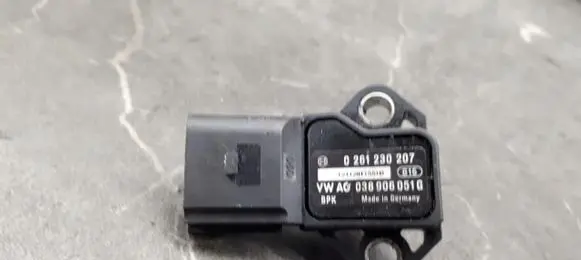 Audi A4 S4 B8 8K Air pressure sensor 0261230207