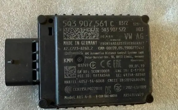 Audi Q3 F3 Distronic sensor radar 5Q3907561C 5Q3907572