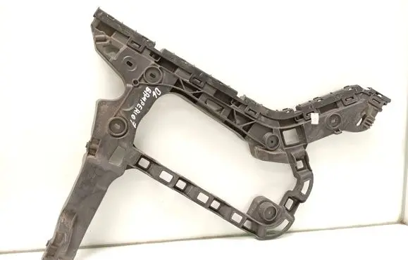 Rear bumper mounting bracket