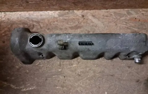 Mercedes-Benz SL R107 Rocker cam cover 1160163305