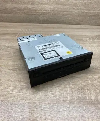 Audi A4 S4 B8 8K CD/DVD changer 8X0035110C 8X0035110