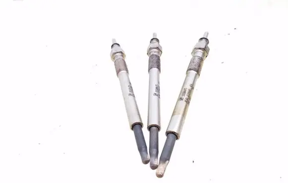 Opel Astra H Glow plug 55588475