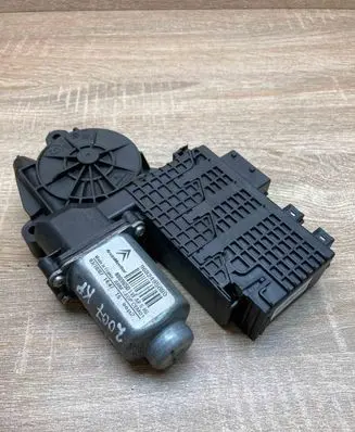 Citroen C4 Grand Picasso Front door window regulator motor 9682495680 400965D