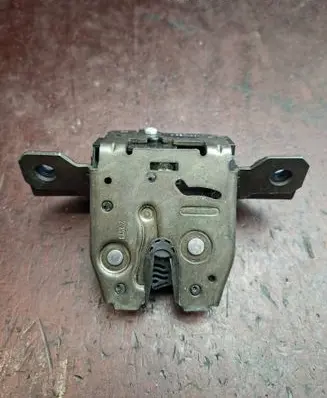 Opel Zafira C Tailgate/trunk/boot lock/catch/latch 13587646