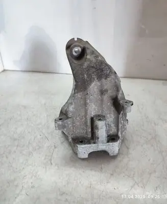 Mercedes-Benz C W205 Engine mounting bracket A6512234204