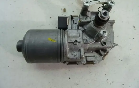 Volkswagen Golf VII Wiper motor
