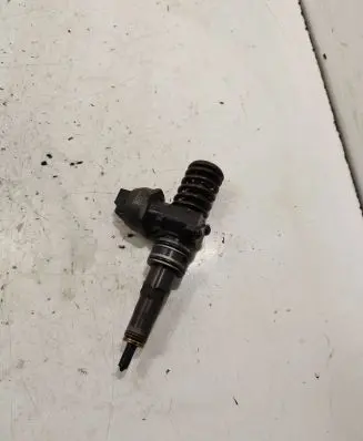 Skoda Octavia Mk2 (1Z) Fuel injector 038130073ag 0414720215