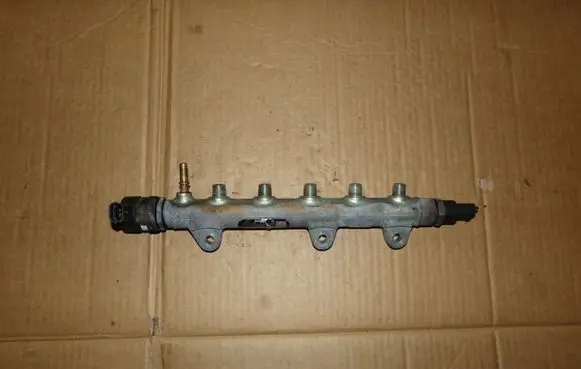 Renault Trafic II (X83) Fuel main line pipe 0445214062