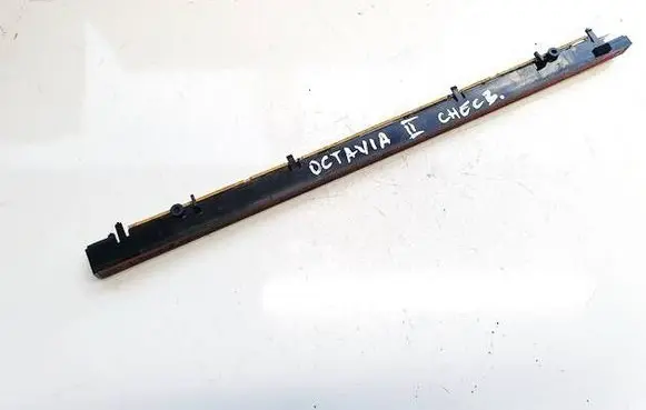 Skoda Octavia Mk2 (1Z) Third/center stoplight 1z5945097