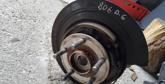 Dodge Durango Rear wheel hub
