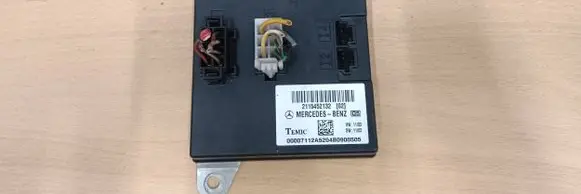 Mercedes-Benz E W211 Comfort/convenience module 2115452132