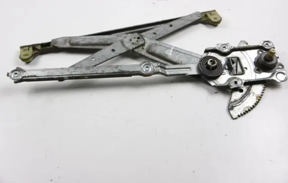 Toyota Starlet (P90) V Front door manual window regulator 