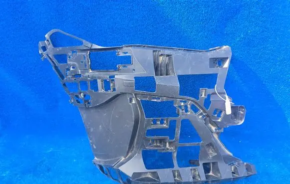BMW 2 Active Tourer U06 Front bumper mounting bracket 8737242