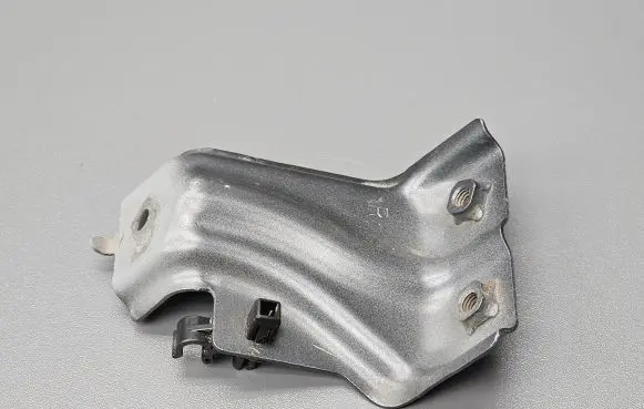 Honda Accord Fender mounting bracket
