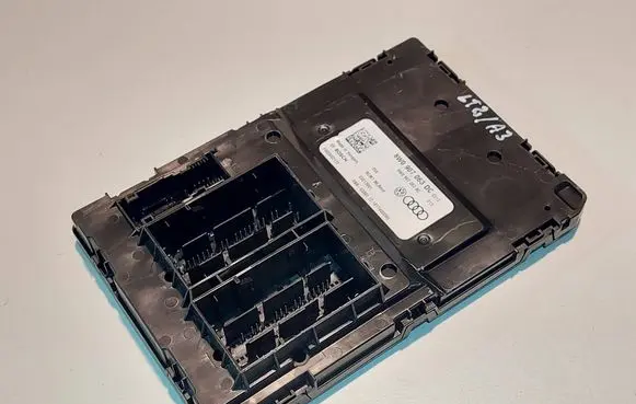 Audi A4 S4 B9 Comfort/convenience module 8W0907063DC F005V02172 8W0907063BC