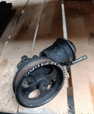 Toyota Avensis T250 Power steering pump