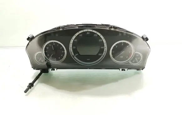 Mercedes-Benz E W212 Speedometer (instrument cluster) A2129004304 A2125400748 A2C53376517