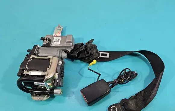 Mercedes-Benz C W204 Front seatbelt 615274900 IMPRK1584760