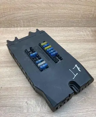 Mercedes-Benz Sprinter W901 W902 W903 W904 Fuse module 0005400650 08501002