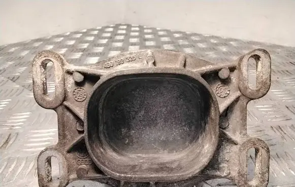 Audi A6 S6 C6 4F Engine mounting bracket 4B0199335L