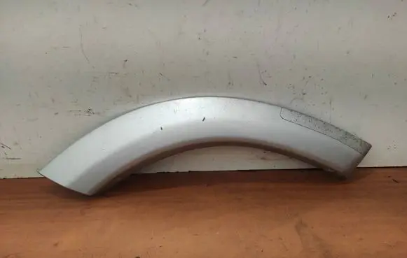 Toyota RAV 4 (XA10) Rear fender molding trim 