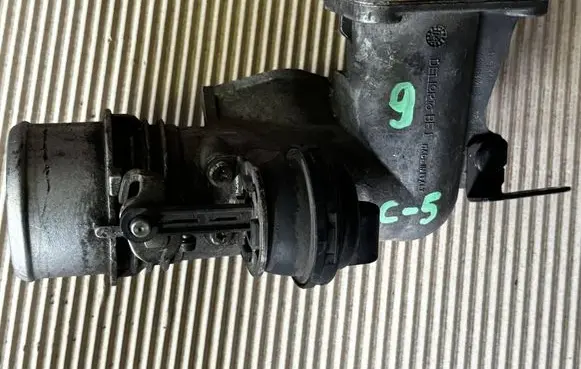 Alfa Romeo 147 Throttle body valve 73503061