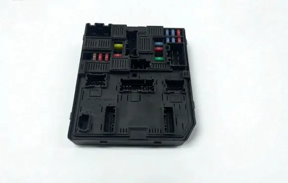 Nissan Qashqai Fuse module 284B74BA0A