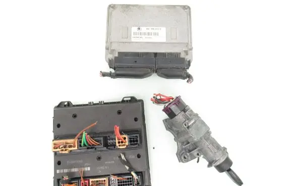 Skoda Fabia Mk1 (6Y) Engine control unit/module ECU 5WP4420110 047906033D 6Q2937049B