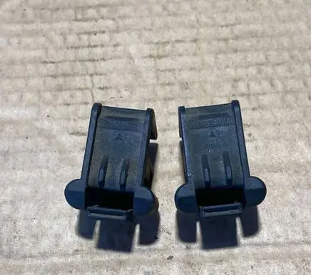 Mercedes-Benz C AMG W202 Radiator mount bracket A2105040146