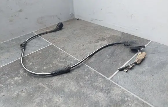 Audi A4 S4 B7 8E 8H Rear ABS sensor wiring 6E0979702