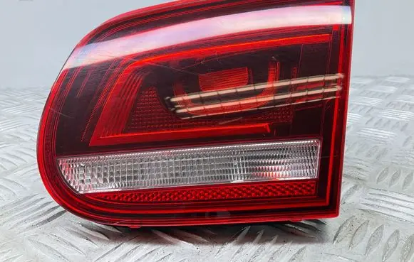 Volkswagen Eos Tailgate rear/tail lights 1Q0945094Q