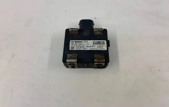 Volkswagen PASSAT B8 Distronic sensor radar 3Q0907566C 0203300682 3Q0907566