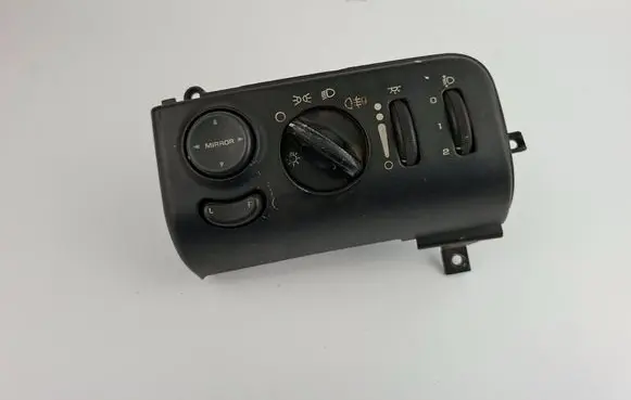 Chrysler Grand Voyager III Light switch P04685532
