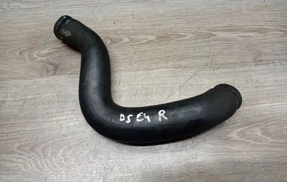 Volvo V70 Engine coolant pipe/hose 30723970