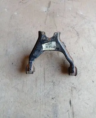 Mitsubishi L200 Front lower control arm/wishbone