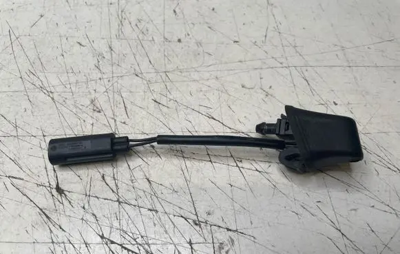 BMW 3 E90 E91 Windshield washer spray nozzle 8365385