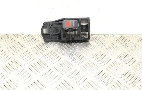 Toyota RAV 4 (XA20) Rear door interior handle