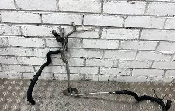 Audi Q7 4L Engine coolant pipe/hose 06E121083H