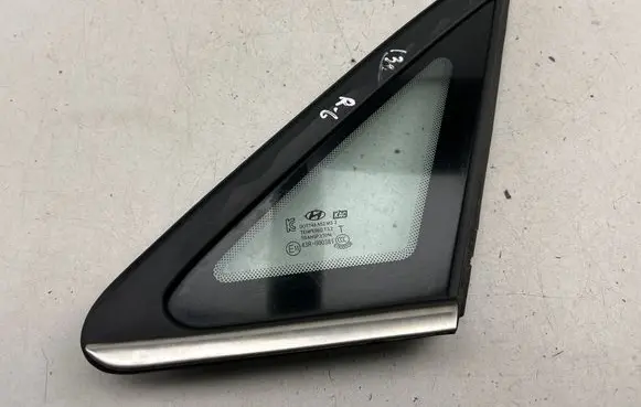Hyundai i30 Rear side window DOT748AS2M32 43R000381 TRANSP27096