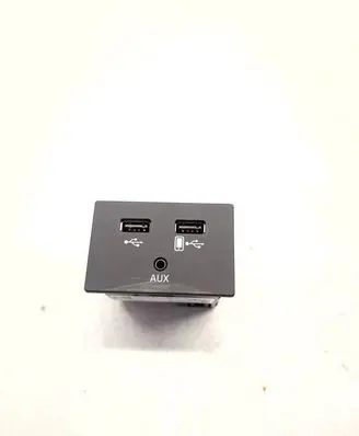 Audi A6 S6 C7 4G USB socket connector 4G0035736
