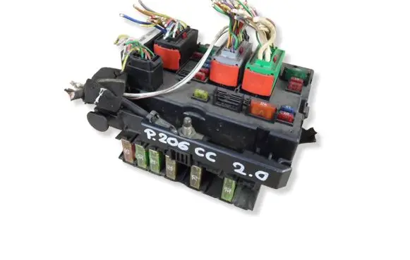 Peugeot 206 CC Fuse module 9646405280 BSMB3 23956250