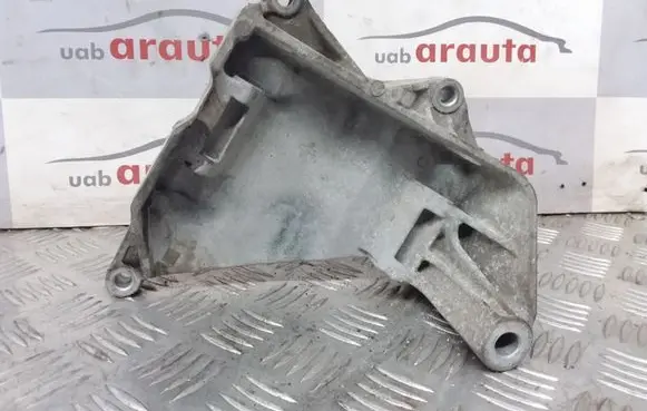 Volkswagen Transporter - Caravelle T5 Generator/alternator bracket 070903143C
