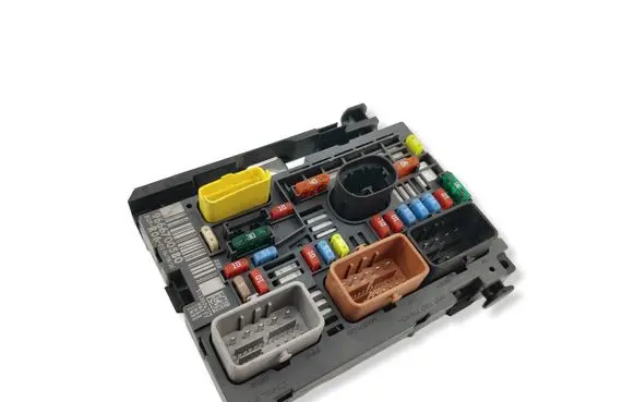 Peugeot 308 Fuse module 9666700580