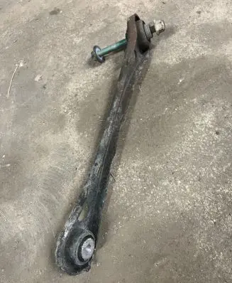 Rear control arm