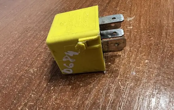 Mercedes-Benz A W169 Other relay A0025421419 D684