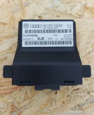 Volkswagen Tiguan Gateway control module 1K0907530AA